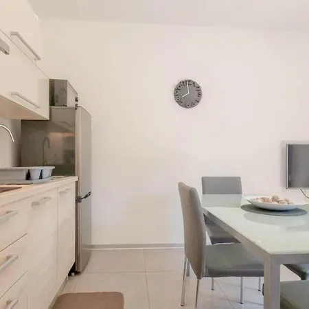 Апартаменты Ferienwohnung Fur 4 Personen Ca 40 Qm In Novigrad, Istrien Istrische Riviera - B60614