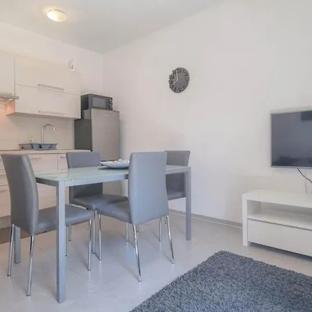 Апартаменты Ferienwohnung Fur 4 Personen Ca 40 Qm In Novigrad, Istrien Istrische Riviera - B60614