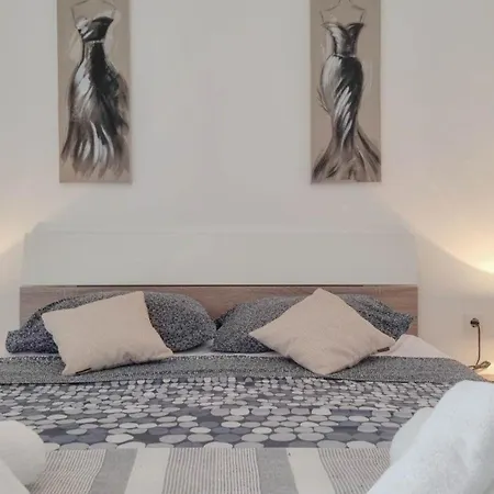 Ferienwohnung Fur 4 Personen Ca 40 Qm In Novigrad, Istrien Istrische Riviera - B60614 * Karpinjan