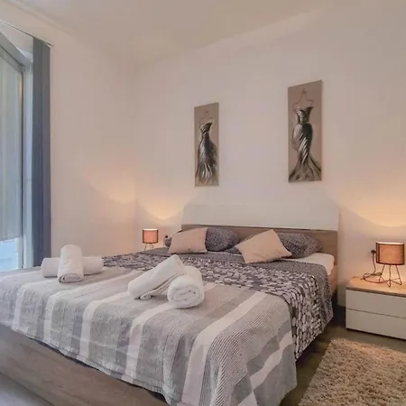 Ferienwohnung Fur 4 Personen Ca 40 Qm In Novigrad, Istrien Istrische Riviera - B60614 * Karpinjan